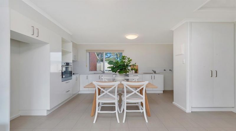 Retire in Ridgehaven - renovated one bedroom unit