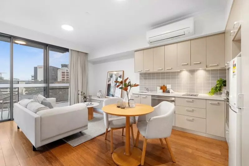 UNDER OFFER - Ultra Convenient Lifestyle