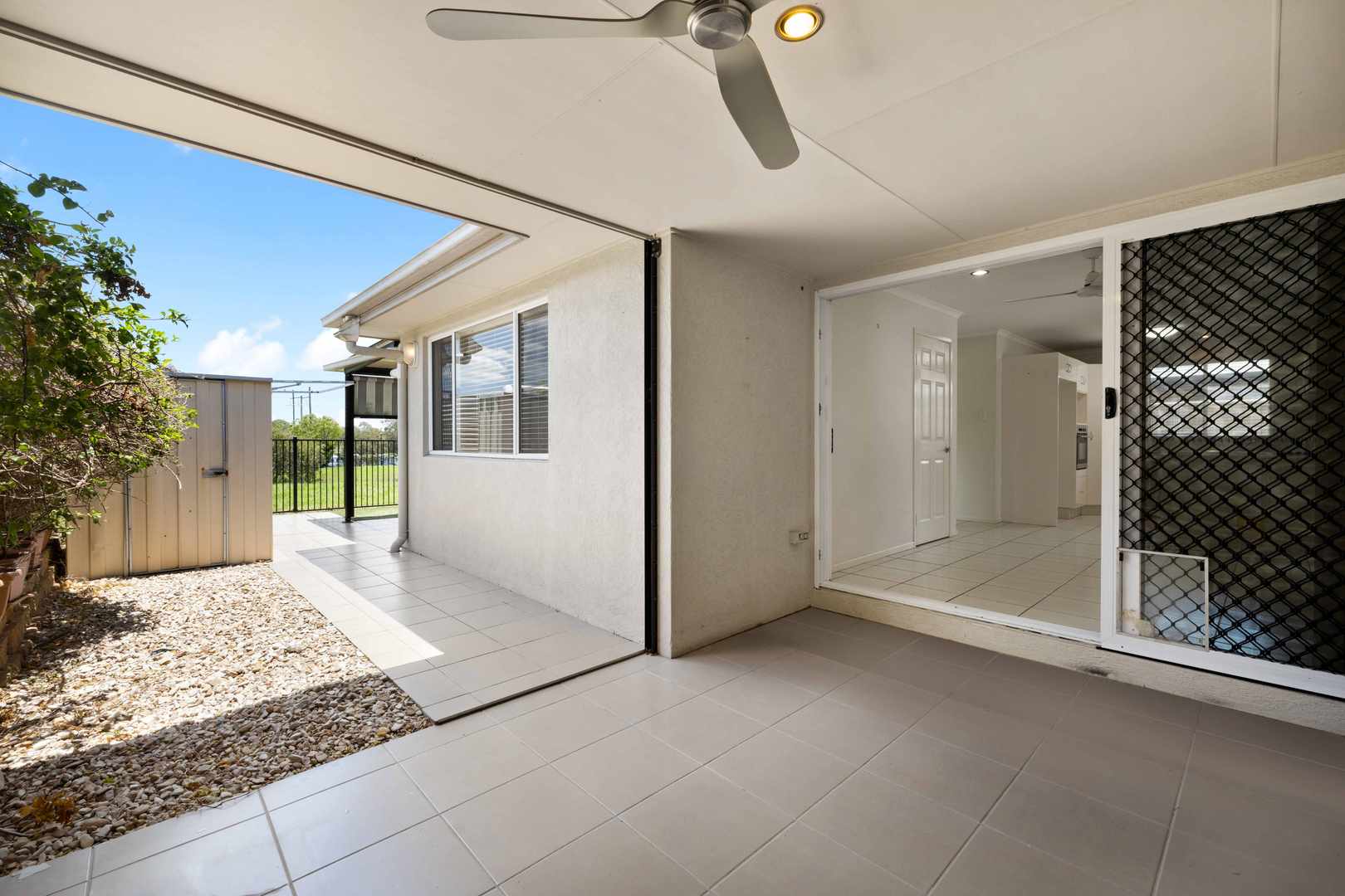 Great location for this 2 bedroom home plus study in Palm Lake Resort Eagleby