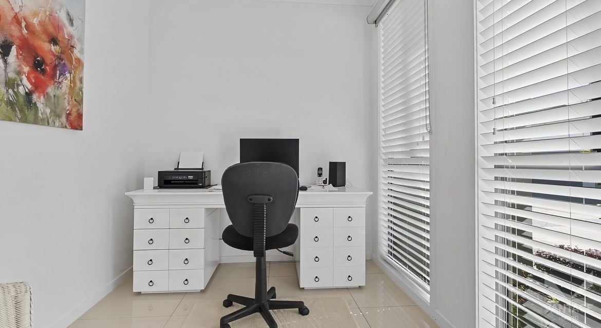 Immaculate 2 bed + study on corner lot