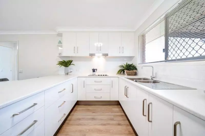 Spacious and stylish unit in prime location