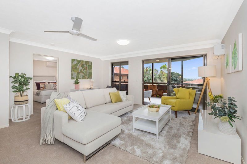 Beautifully Refurbished Three-Bedroom Villa with Spacious Balcony and North-Facing Views