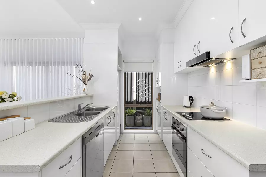 Renovated 3 Bedroom Villa with Garage and Solar HWS