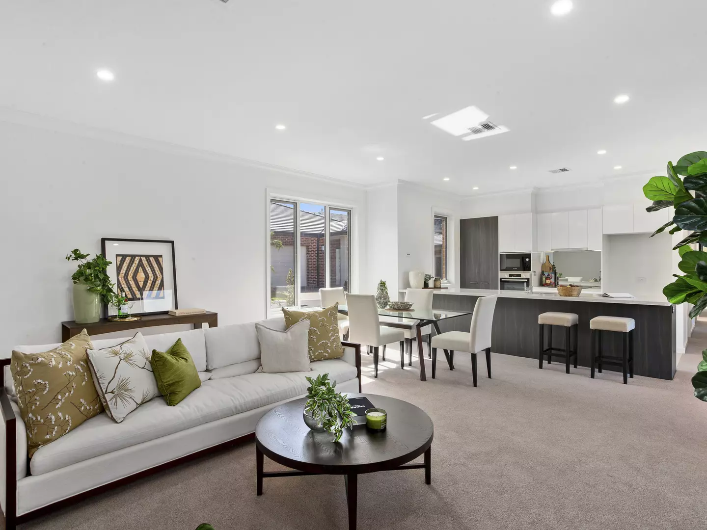 Elevate Your Lifestyle with Breathtaking Views!