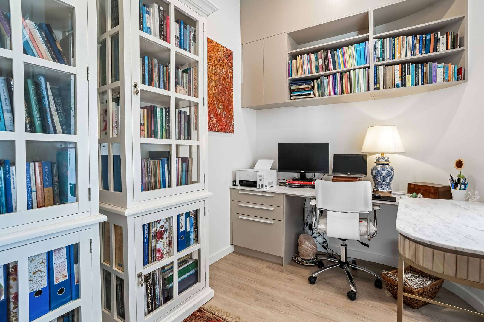 Resale - Home 149 - Tranquil Corner Retreat with Palm Lake Inspired Design