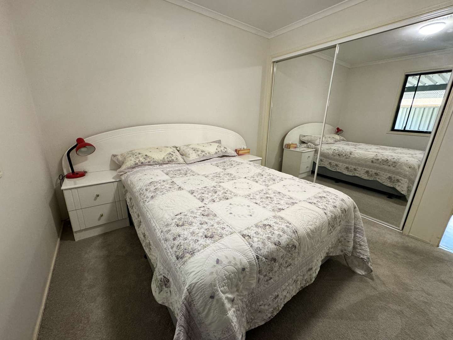 DOWNSIZE in comfort ... into a 2 bedroom home within a secure gated complex !