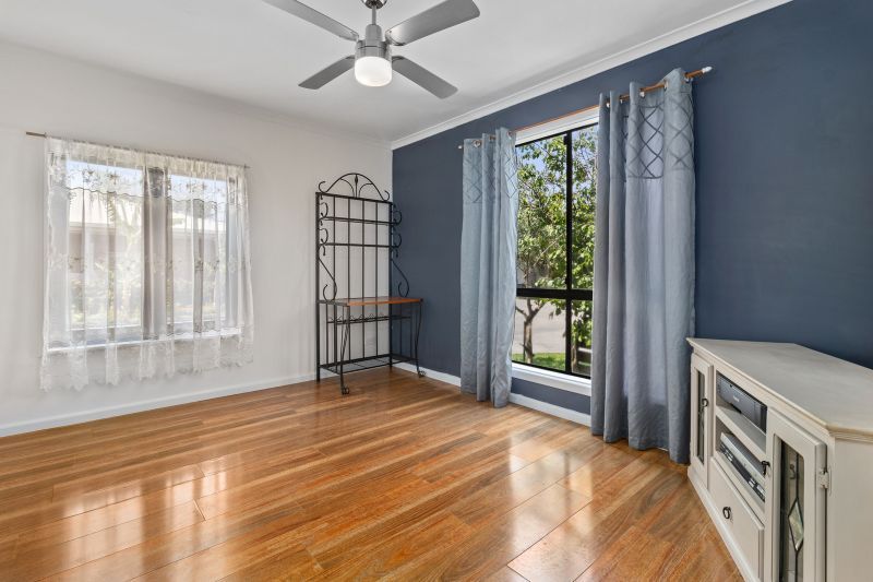 Vibrant Two Bedroom with Alfresco