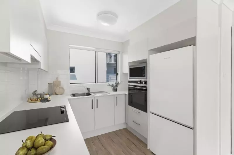 Beautifully renovated 1 bedroom unit with large open plan living/kitchen area