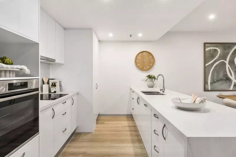 North-facing 2-bedroom apartment with views!