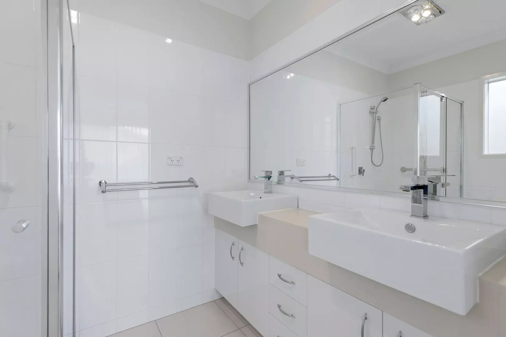 HOME 216 PALM LAKE RESORT TRUGANINA