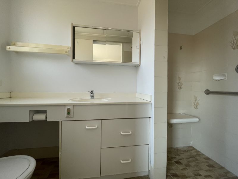 Light-Filled One-Bedroom Serviced Apartment in Greglea Retirement Living