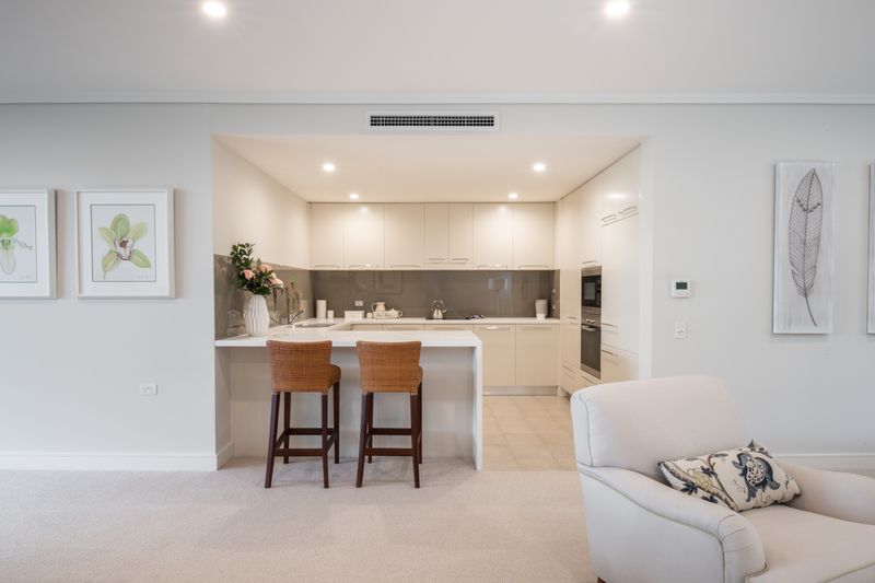 Light-filled Garden Apartment with Space, Privacy and Style