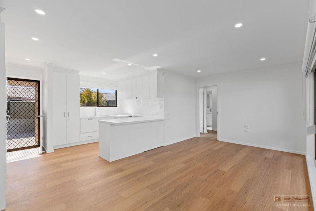 Natural light 2 Bedroom Unit 