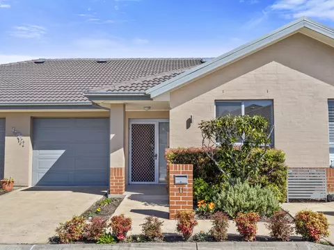 Updated Villa with Leafy Outlook and Private Alfresco