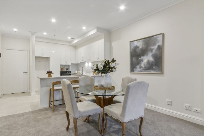 Large one-bedroom apartment on the ground floor