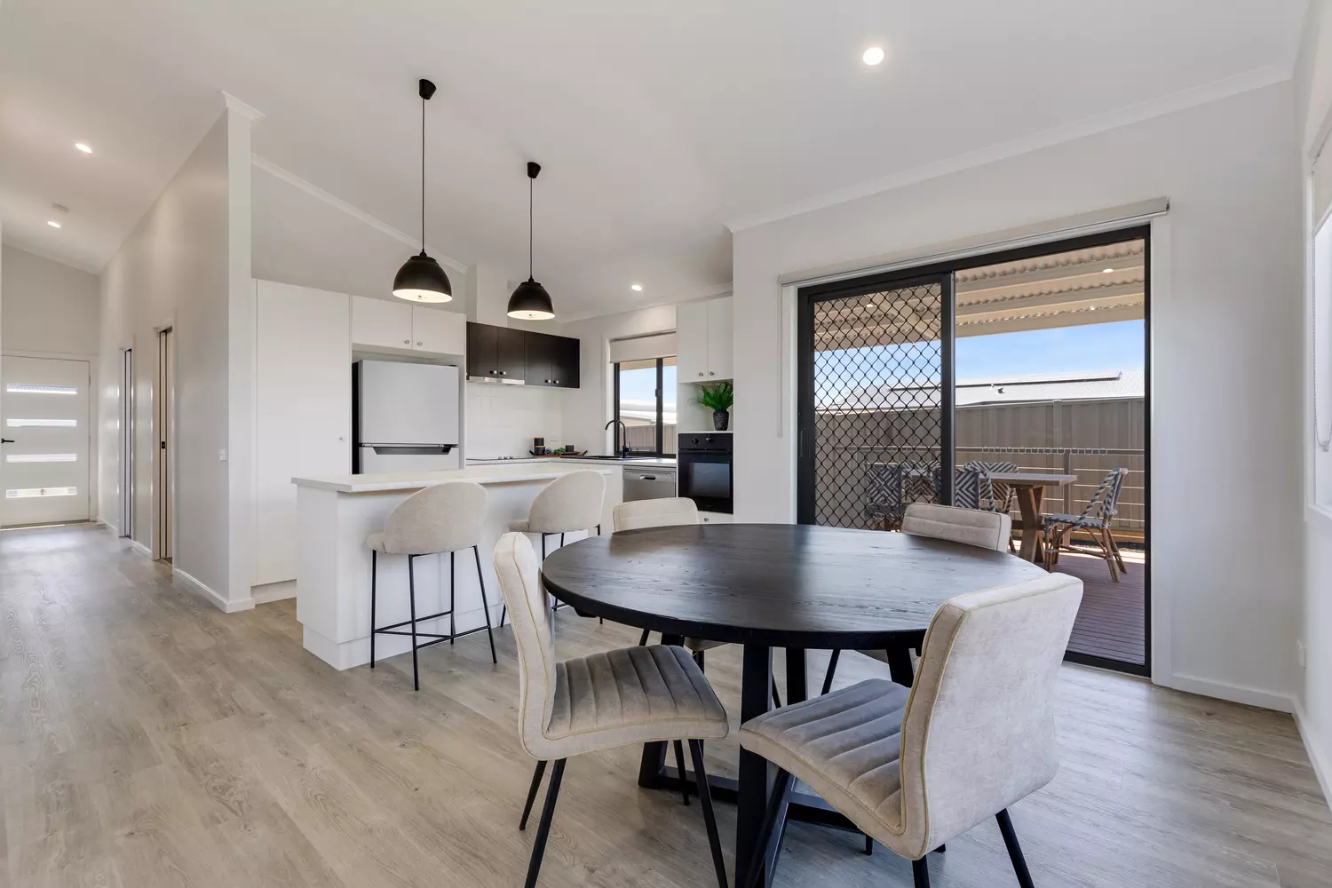 Contemporary Style, Easy Everyday Living