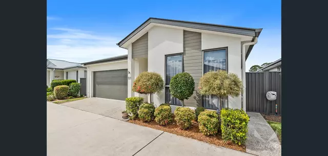 2 bed home in Luxury over 50s community