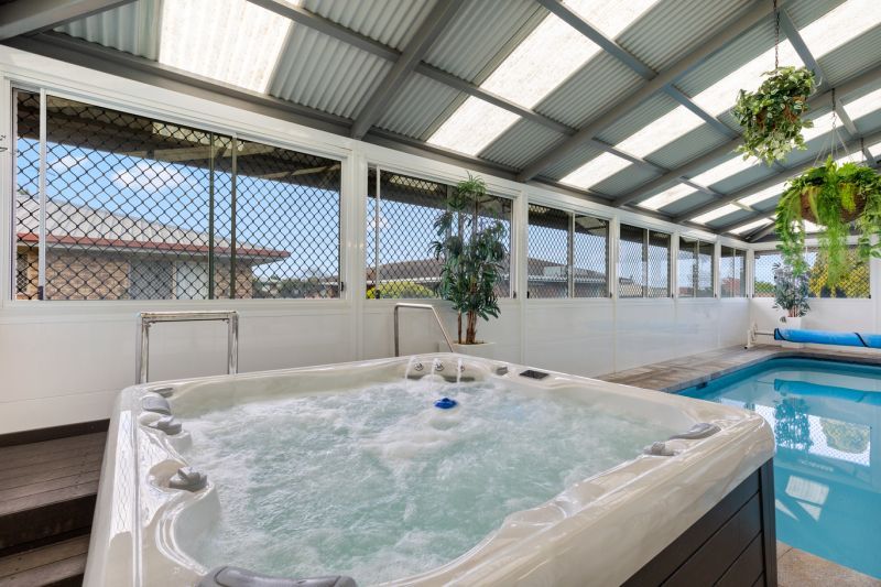 Downsize without compromise!!! Spacious, Stylish and Fantastically located.
