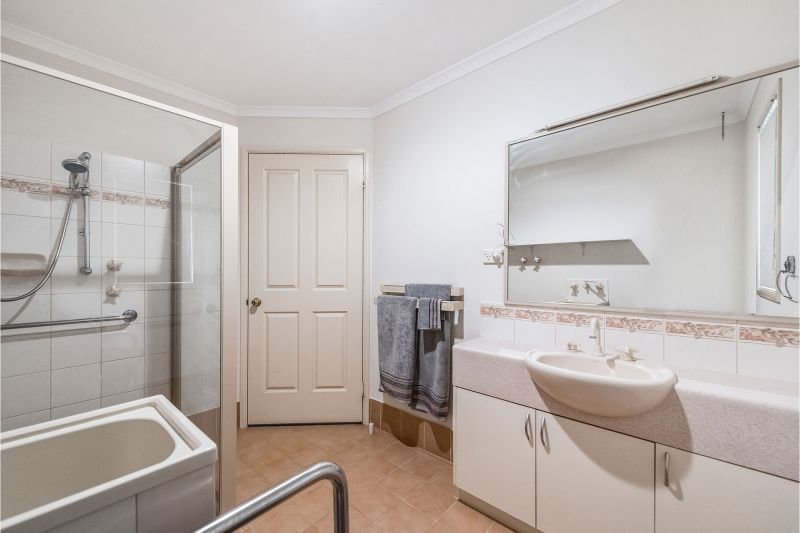 Riverside Gardens - 170