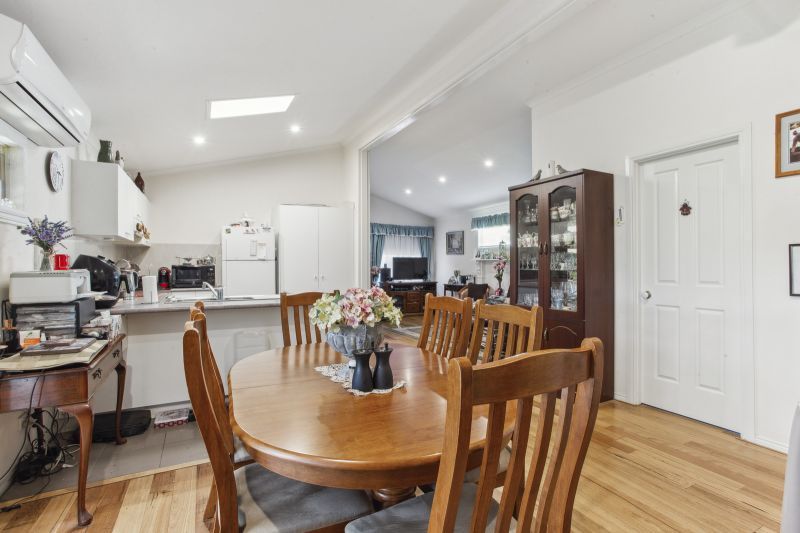 2 Bedrooms – Gardeners Delight!