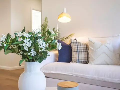 Elegant living by Shortland Waters golf course