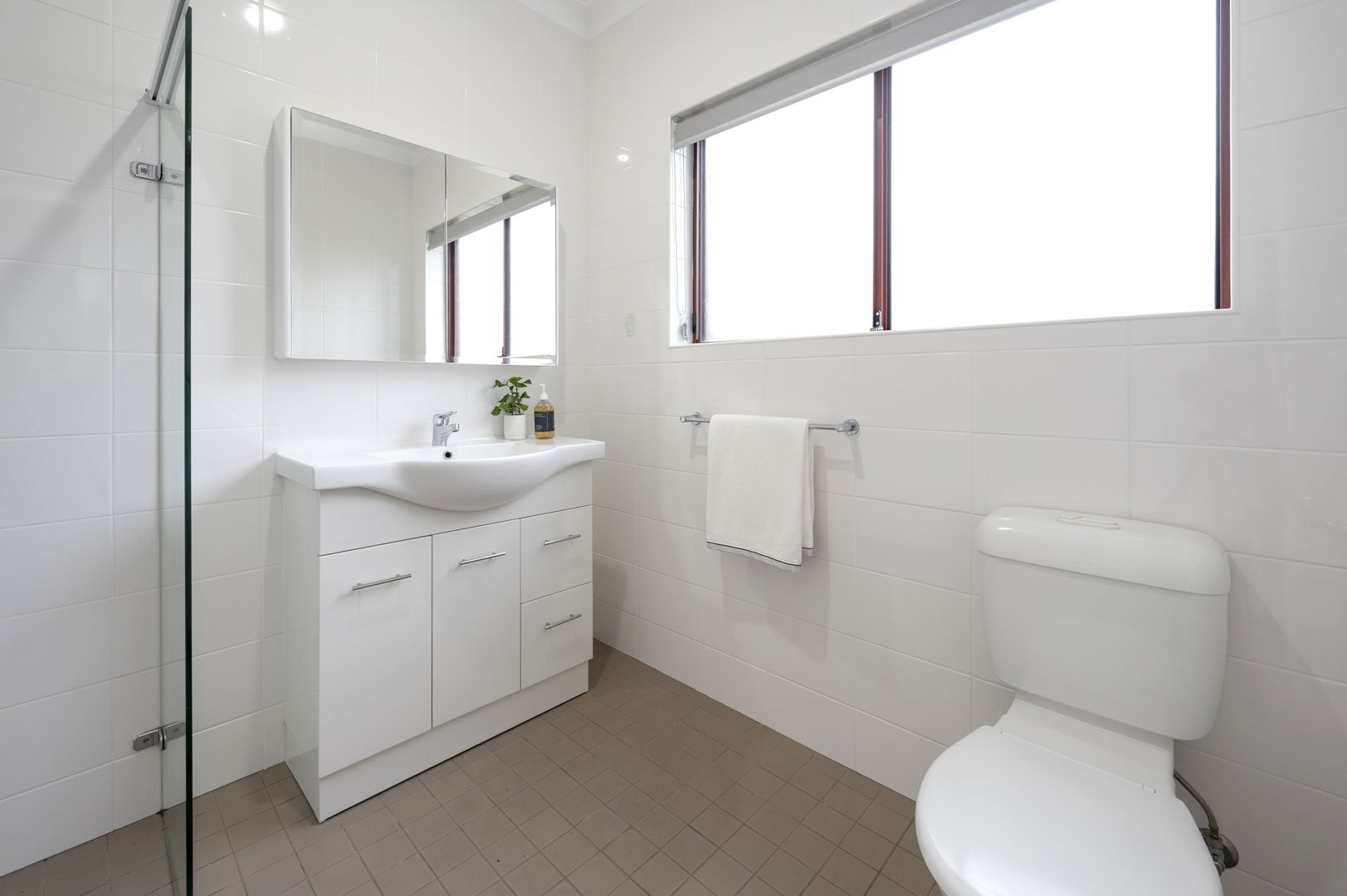 Eldercare Exhibition Court: stunning two-bedroom villa with private backyard