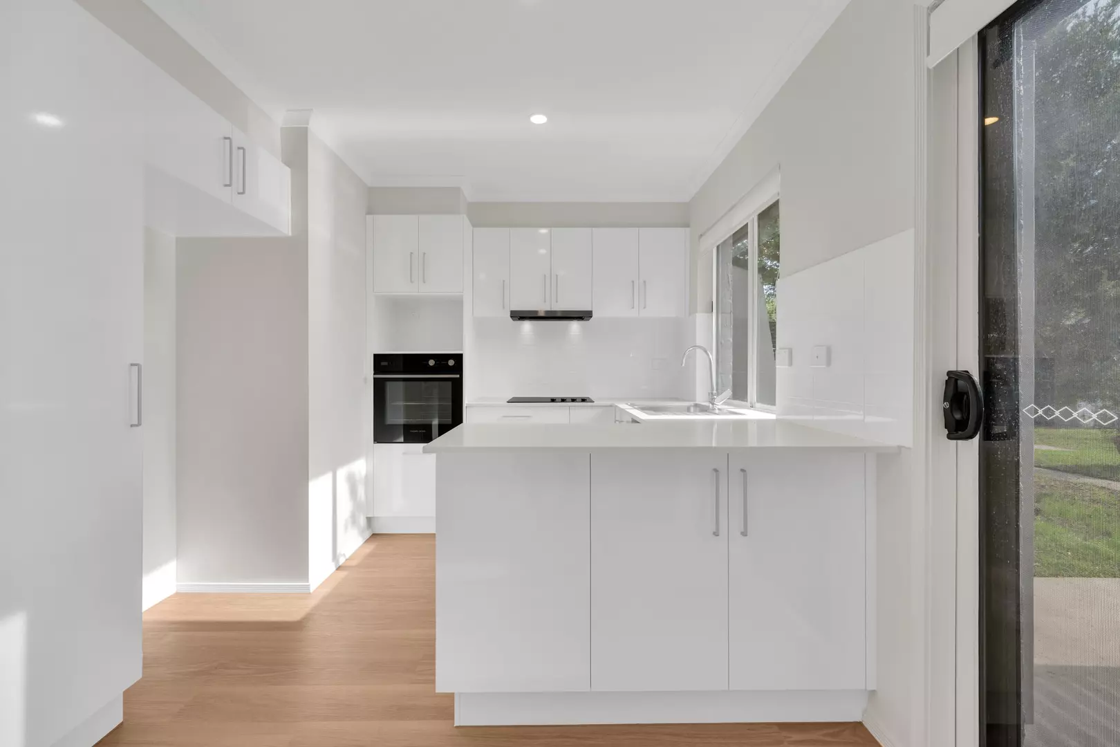 122/130 McLeod Road, Patterson Lakes 