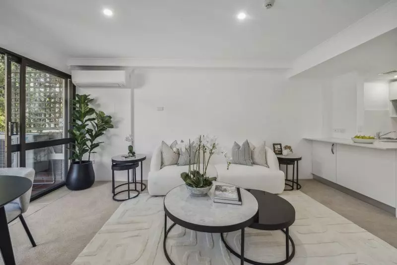 Large one-bedroom apartment