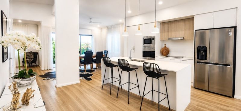 Open Plan, high ceilings many extras