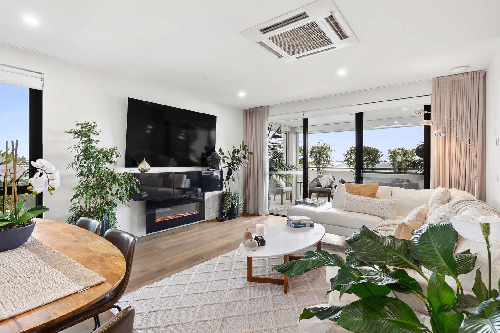 Apartment 12 - 20 Airlie Avenue