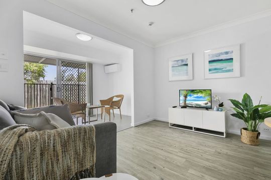Charming one bedroom villa with study
