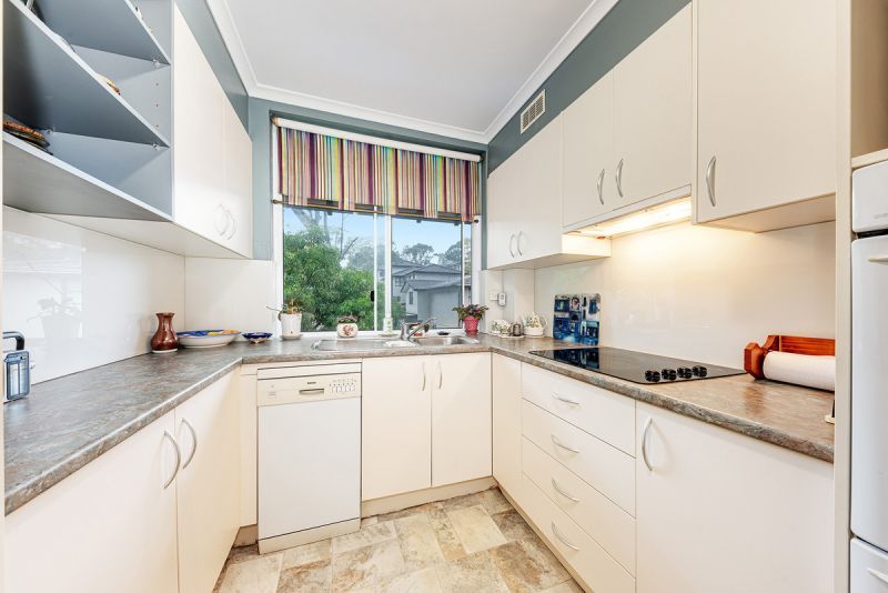 GENEROUS OPEN PLAN LIVING/DINING AREA, 2 BALCONIES