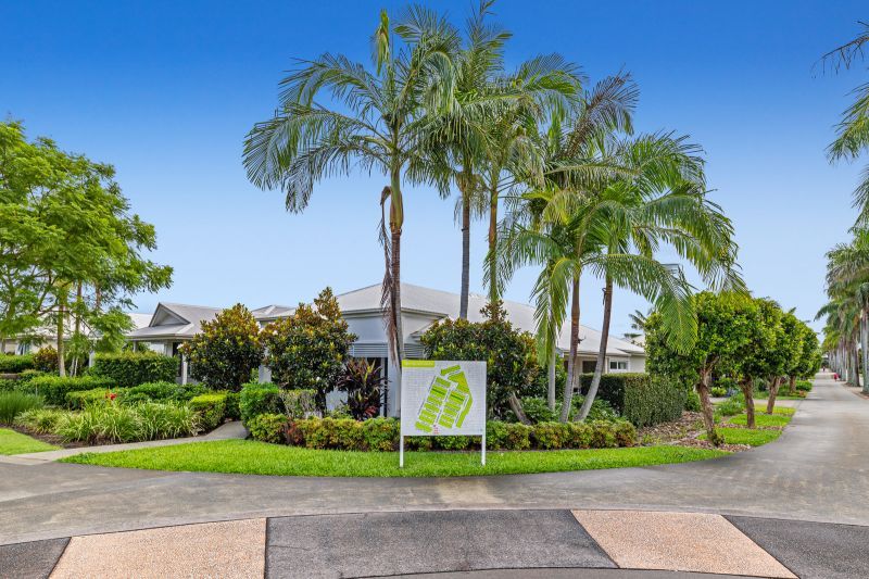 Lush Three Bedroom Corner Hideaway