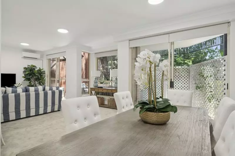 Private and lush garden apartment