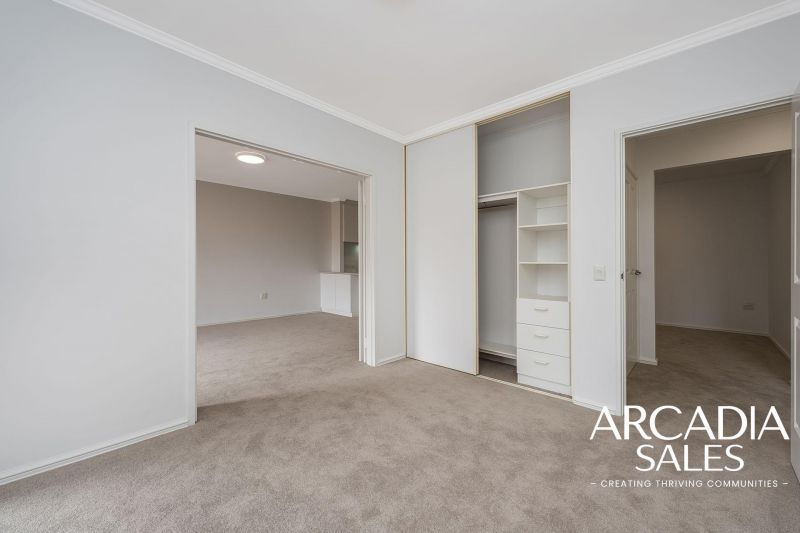 NORTH FACING NEW REFURBISHED TOP FLOOR APT