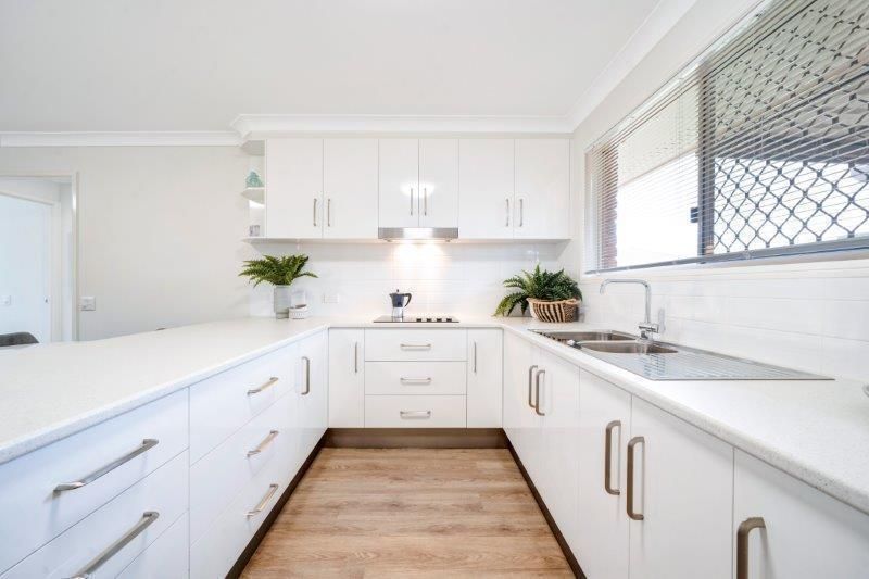 Spacious and stylish unit in prime location