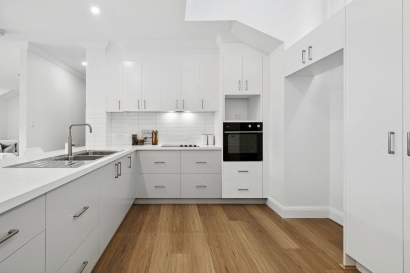 Fully refurbished stunning apartment. Ready to move into!