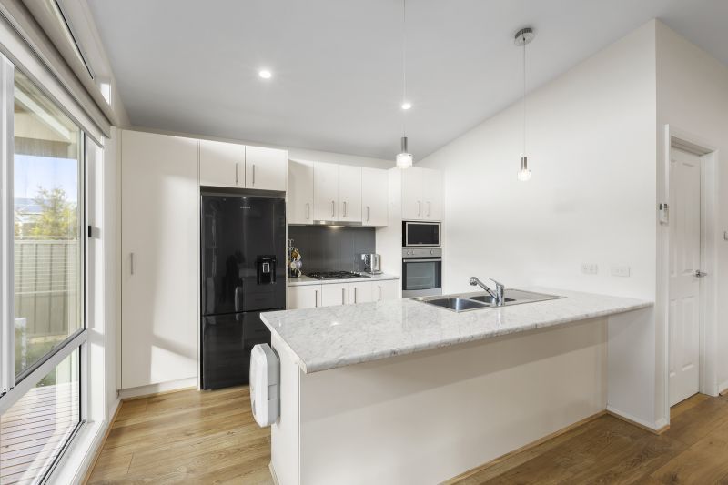 Elegant & Bright Two-bedroom Home