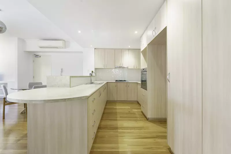 Parkside Apartment with Spacious Layout and Private Patio