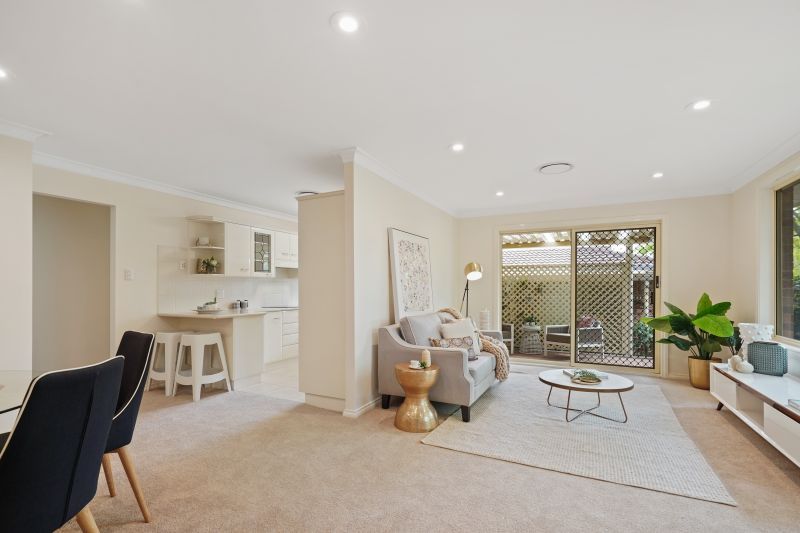 Stunning Villa within a stone's throw to 12 Acres of Parklands