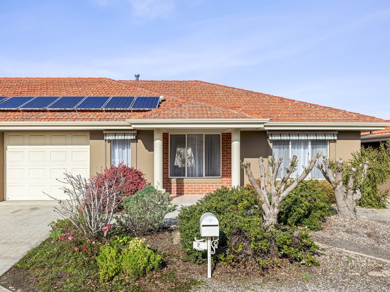 Beautifully Refreshed Retreat in a Peaceful Court Setting