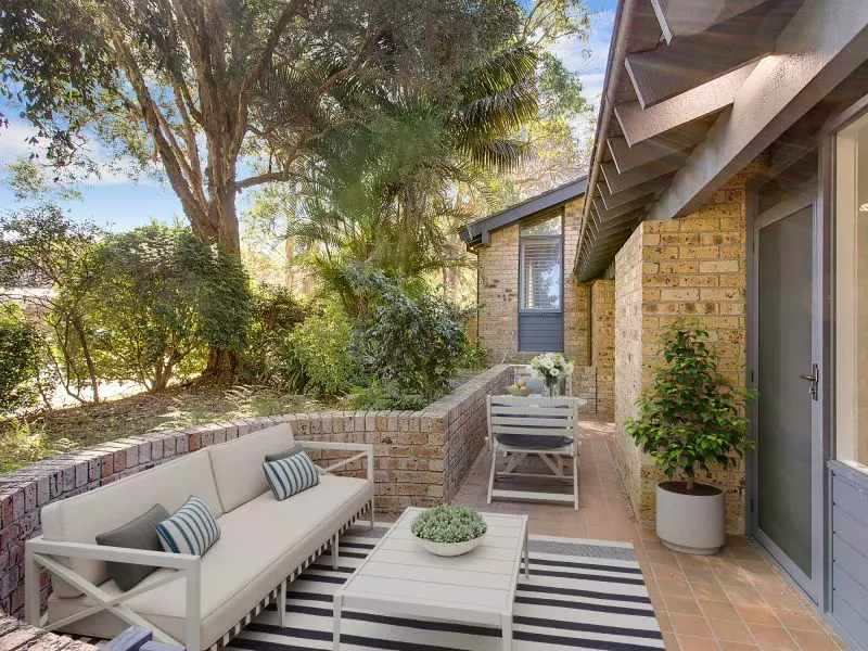 Sunlit villa – ground-floor, light-filled living