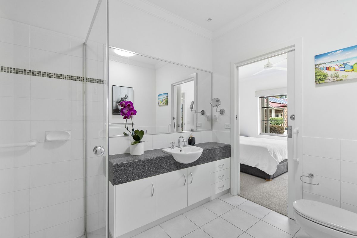 Spacious 3-Bedroom Villa with Garage