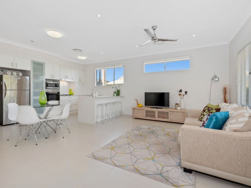 Corner Block With Green Outlook!