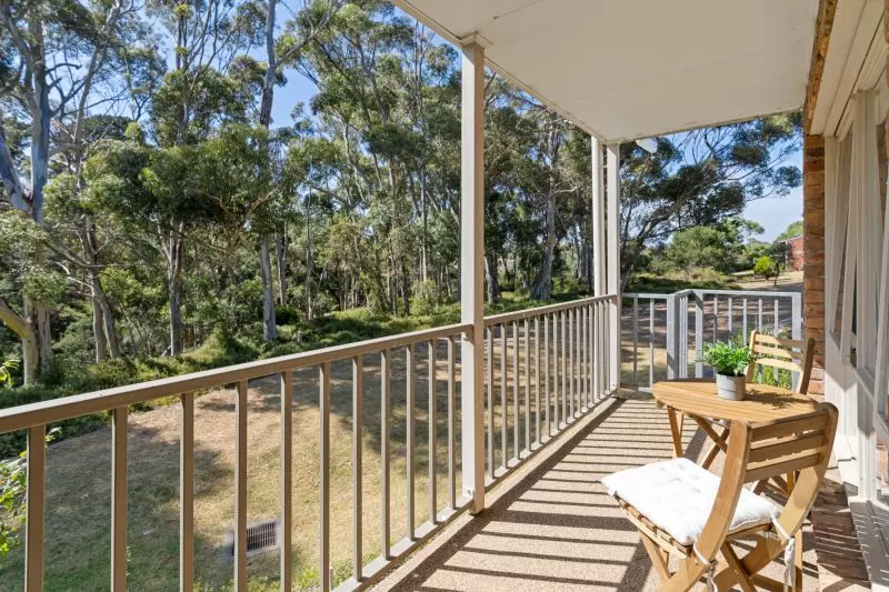 UNDER OFFER - Your private oasis awaits! Creek views and the sounds of birdlife..