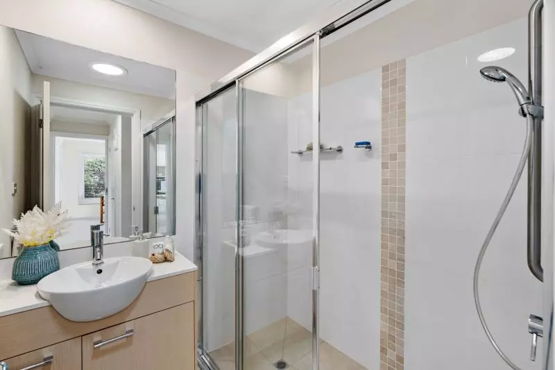 DEPOSIT TAKEN - Light & bright ground floor unit with rear courtyard and single garage