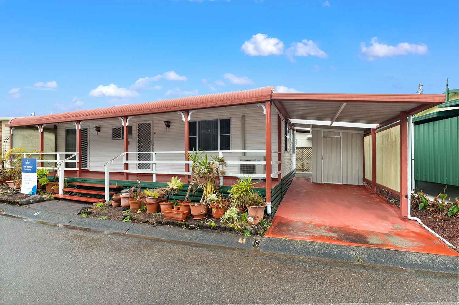 Space Aplenty - Two Double Bedrooms - Full Length Veranda