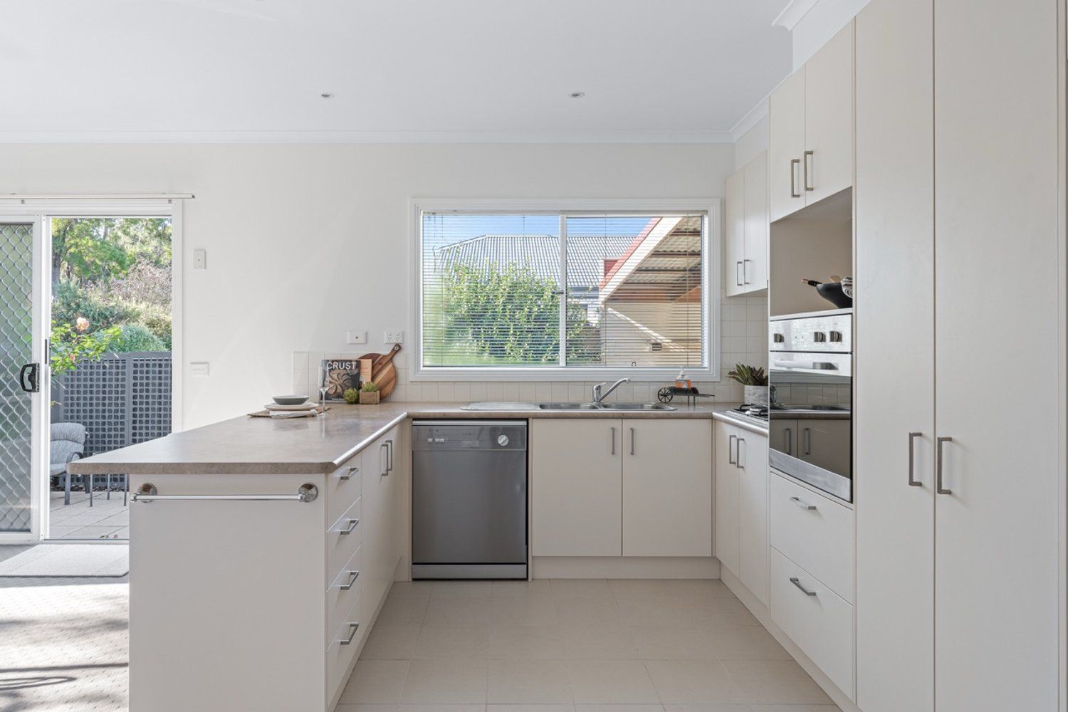 Lifestyle Communities Warragul - Cosy Home Amongst Lovely Gardens