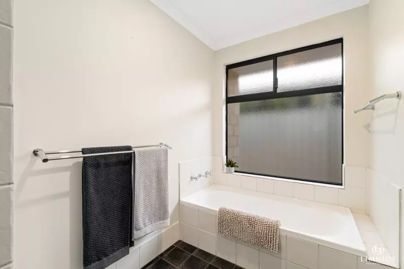 Super Spacious Family Living!