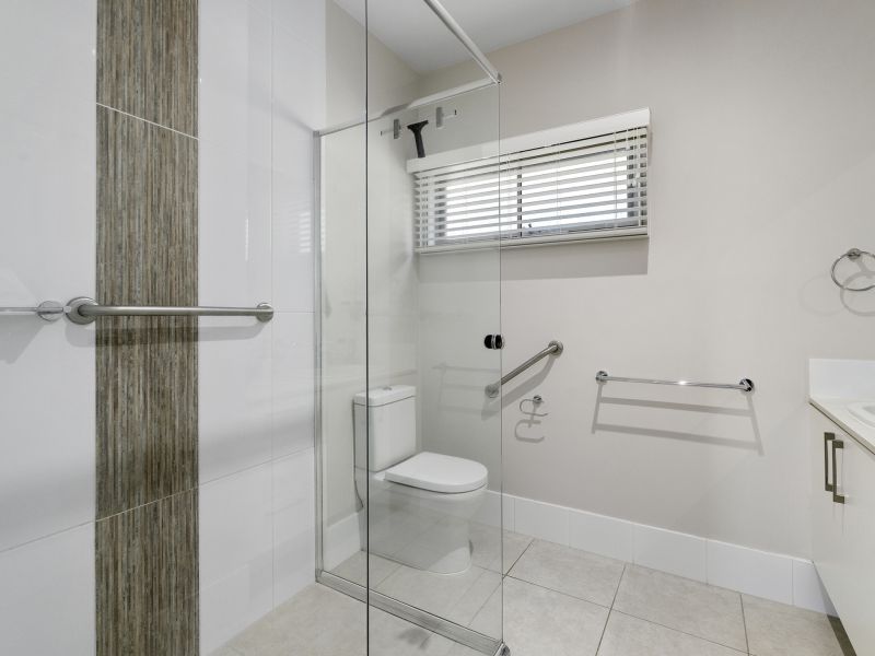 Modern Lowset Boasting a Northern Aspect